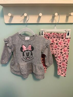 Disney Minnie Mouse Gray Peplum Top & Pink Leopard Leggings Set